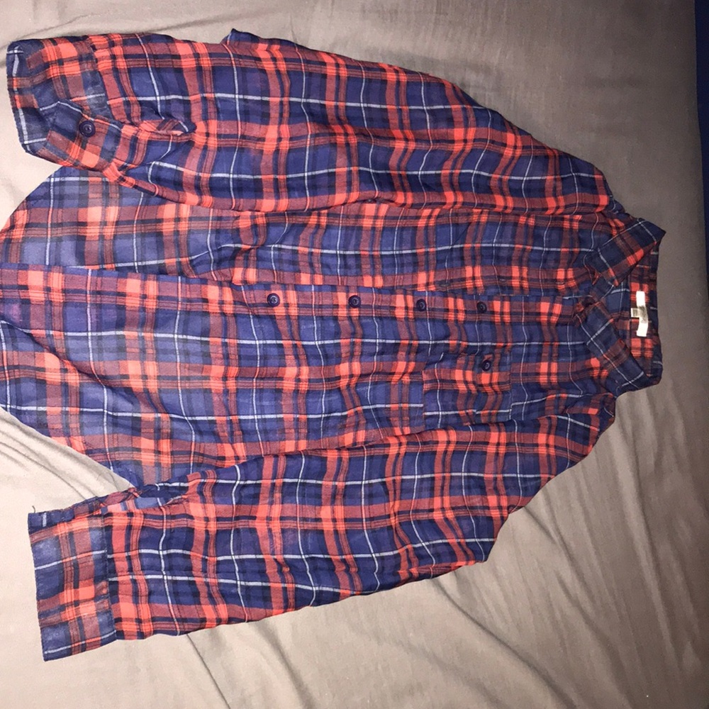 Light-weight plaid tie front button up